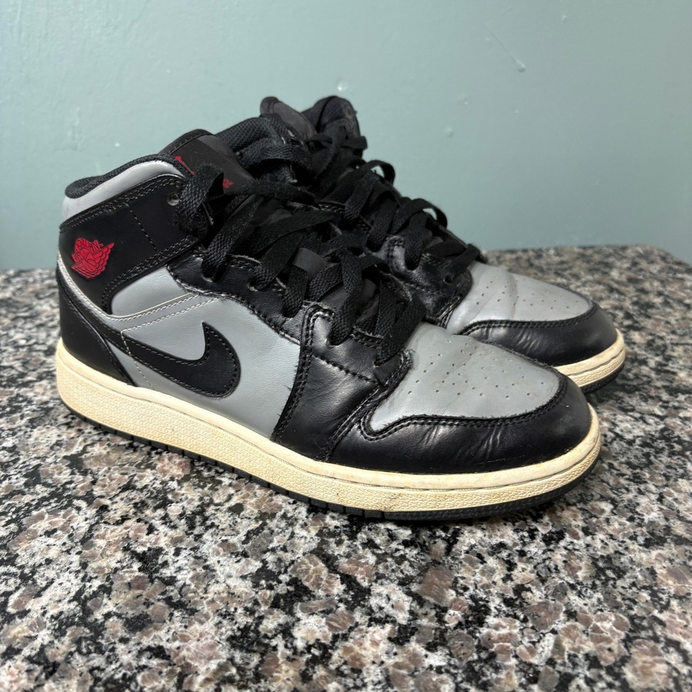 Nike Air Jordan 1 Mid Shadow Red Black Grey 554725-096 Mens 6.5Y Sneaker